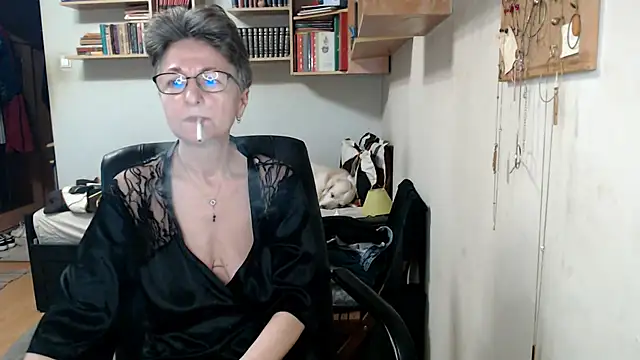 katemodel online show from October 21, 7:20 am