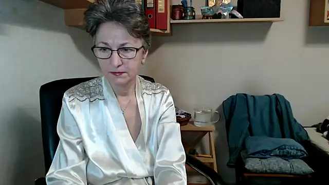 katemodel online show from November 16, 7:58 am