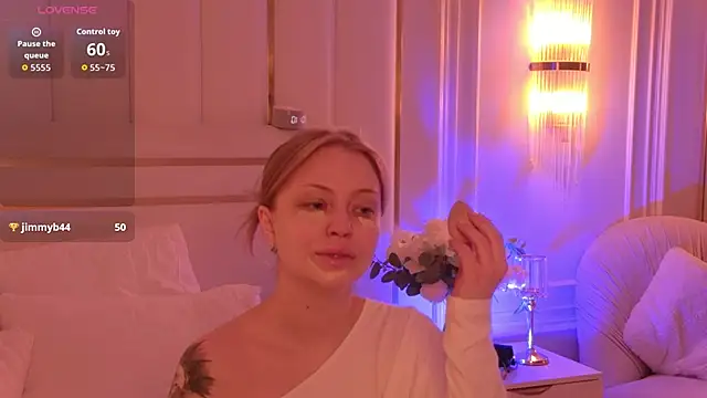 MollyHilton online show from March 17, 8:12 pm