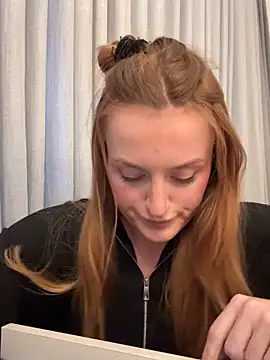 madlynn online show from February 10, 3:49 pm