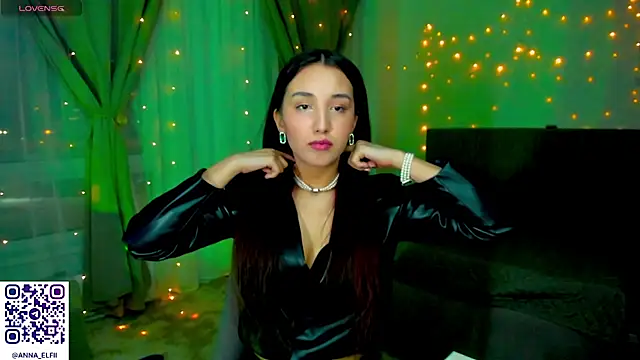 Snapshot of Anna_Elfii chatting on February 18, 6:04 pm Anna Elfii online show from February 18, 6:04 pm