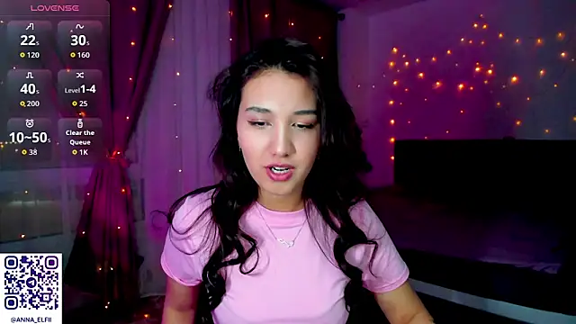 Snapshot of Anna_Elfii chatting on February 24, 6:50 pm Anna Elfii online show from February 24, 6:50 pm