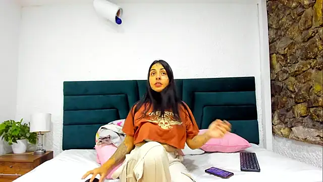 Dahliablack online show from April 4, 12:35 pm