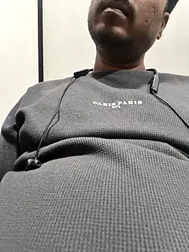 Snapshot of Bengal_Tiger420 chatting on February 27, 4:18 pm Bengal Tiger420 online show from February 27, 4:18 pm