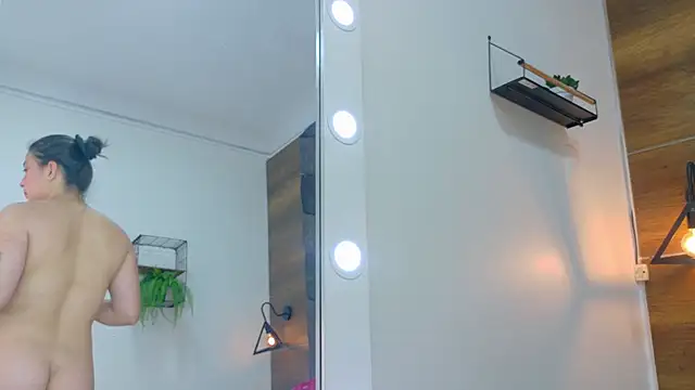 Snapshot of AnnieRouse__ chatting on March 4, 11:38 am AnnieRouse online show from March 4, 11:38 am