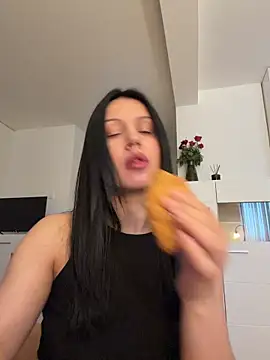 Snapshot of lorry6 chatting on February 19, 7:37 am lorry6 online show from February 19, 7:37 am