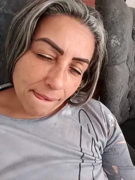 Snapshot of maynor_1998 chatting on February 22, 6:39 pm maynor 1998 online show from February 22, 6:39 pm