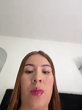 Hanna Becker  online show from April 7, 3:12 pm