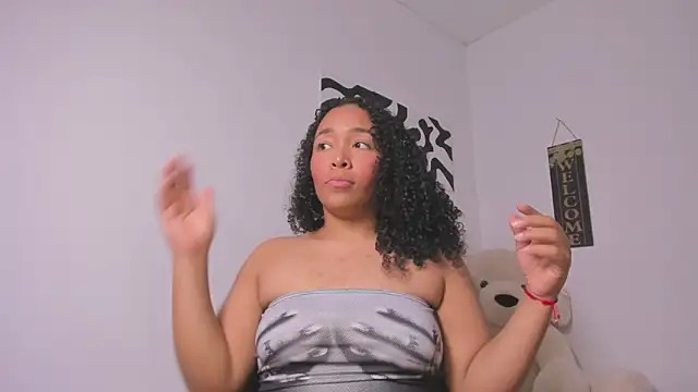 Nia13 online show from April 11, 3:33 am