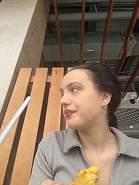 MiaTee online show from February 12, 4:18 am