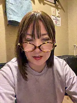 Mitsuco surflady online show from April 30, 6:36 pm