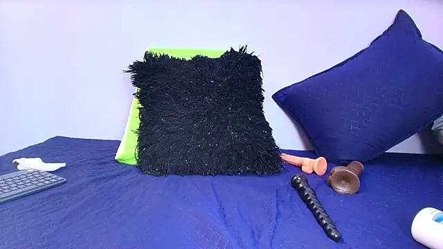 melany roberts  online show from March 12, 3:12 am