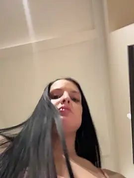 Evayra online show from April 18, 4:55 pm