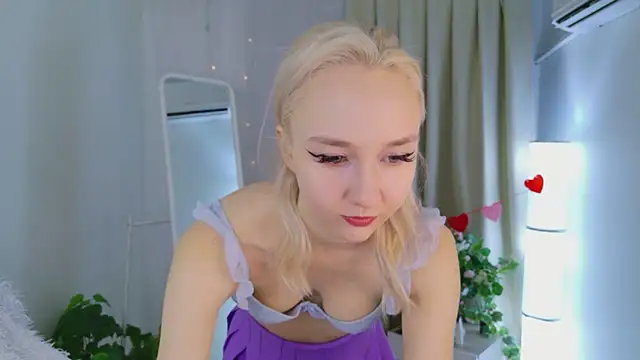 Snapshot of Audrey_Kiss chatting on February 12, 7:03 am Audrey Kiss online show from February 12, 7:03 am