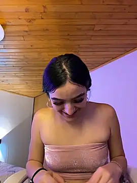 Snapshot of Valery_pink18 chatting on February 15, 1:02 am Valery pink18 online show from February 15, 1:02 am