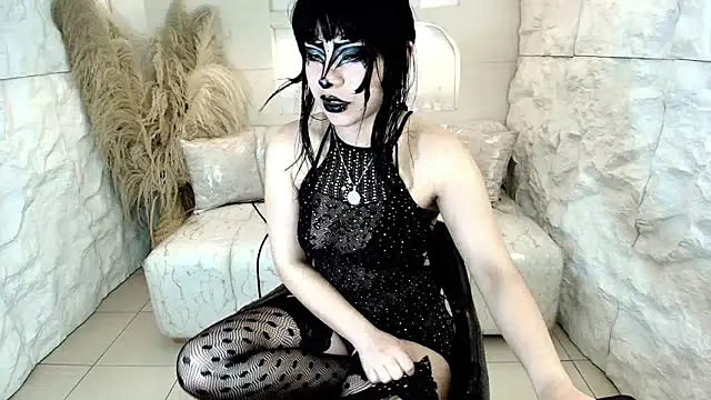 Snapshot of vampkitty_r chatting on February 24, 1:14 am vampkitty r online show from February 24, 1:14 am