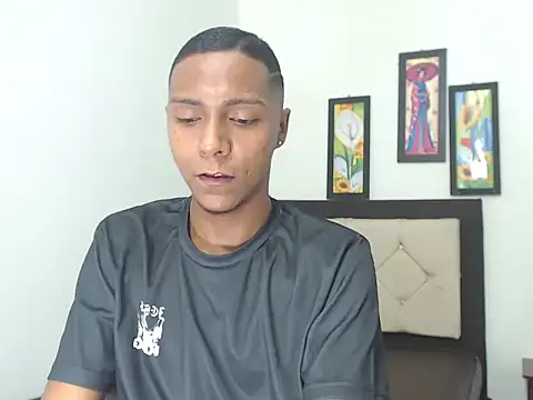 hotboyluxe online show from March 3, 3:23 am