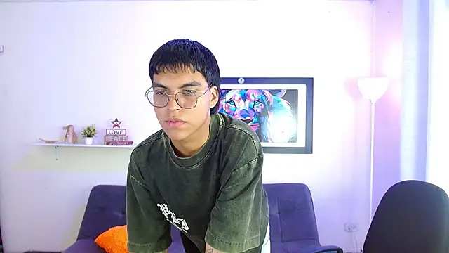 Maecum18 online show from April 6, 8:43 pm