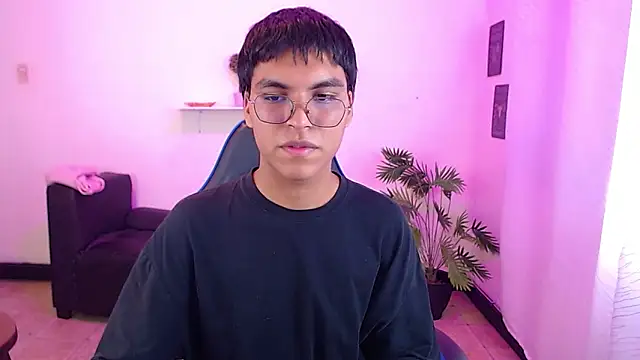 Maecum18 online show from April 13, 10:15 pm