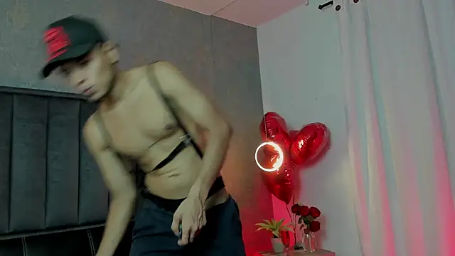 Snapshot of Alejandroo_Montenegro chatting on February 14, 12:07 am Alejandroo Montenegro online show from February 14, 12:07 am