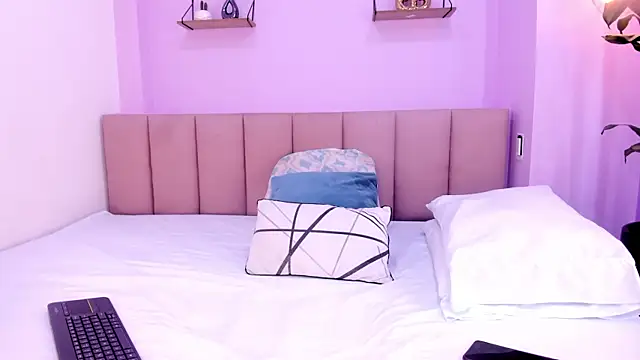 sam doll  online show from April 9, 7:19 pm