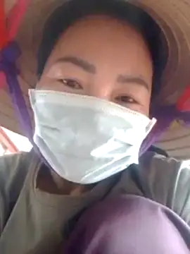 Snapshot of YIYI-502 chatting on February 28, 6:36 am YIYI-502 online show from February 28, 6:36 am