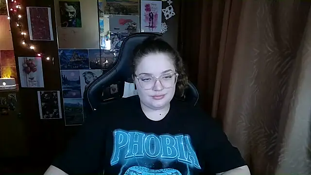 Snapshot of Teasing_Dora chatting on February 14, 12:07 am Teasing Dora online show from February 14, 12:07 am