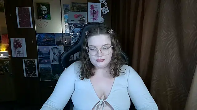 Snapshot of Teasing_Dora chatting on February 17, 7:20 pm Teasing Dora online show from February 17, 7:20 pm