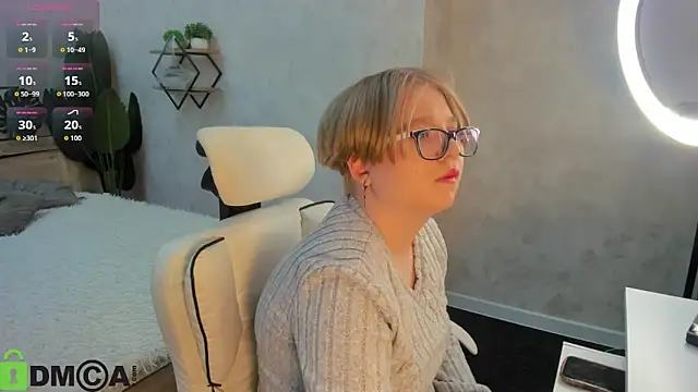 Lauraaa Smith online show from February 25, 7:18 am