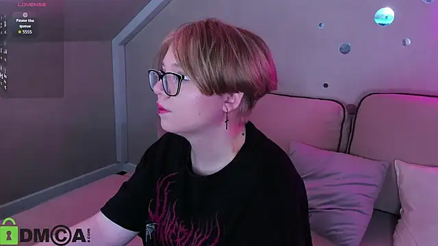 Lauraaa Smith online show from February 26, 7:40 am