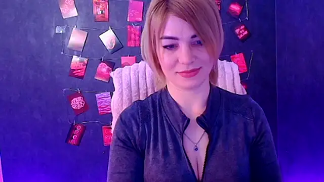 CuttieEmma online show from March 19, 6:39 am