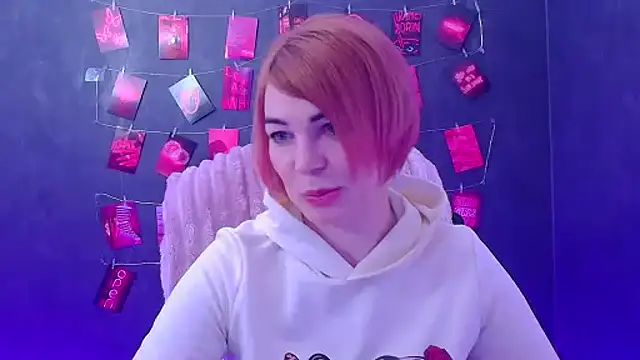 CuttieEmma online show from March 29, 11:32 am