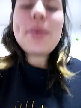 Snapshot of Kennya_Rodriguez chatting on March 11, 11:33 am Kennya Rodriguez online show from March 11, 11:33 am