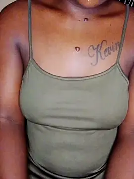 Snapshot of Lelizy chatting on March 4, 4:07 am Lelizy online show from March 4, 4:07 am