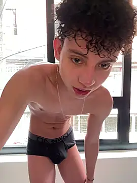 Snapshot of yoursexyjose chatting on February 6, 6:33 pm yoursexyjose online show from February 6, 6:33 pm