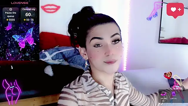 Snapshot of NathalialLooes chatting on February 14, 9:33 pm NathalialLooes online show from February 14, 9:33 pm