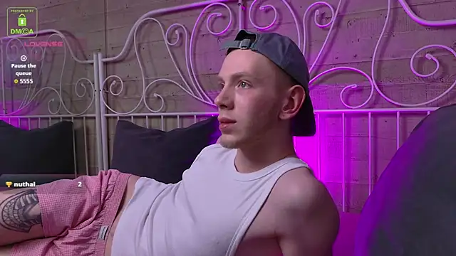 Snapshot of ZidNevil chatting on February 13, 8:38 pm ZidNevil online show from February 13, 8:38 pm