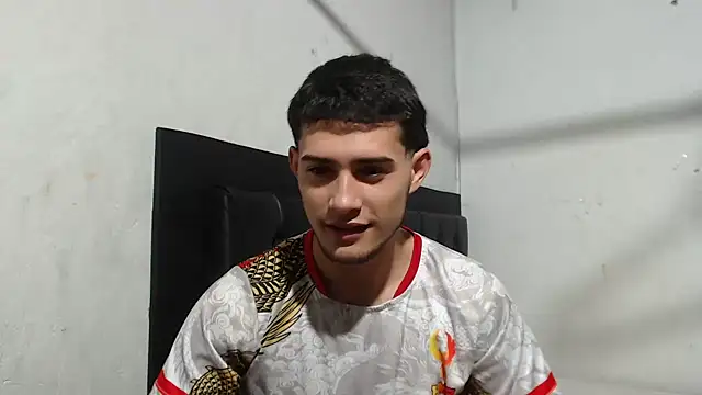 Snapshot of jhayko22 chatting on February 17, 8:44 am jhayko22 online show from February 17, 8:44 am