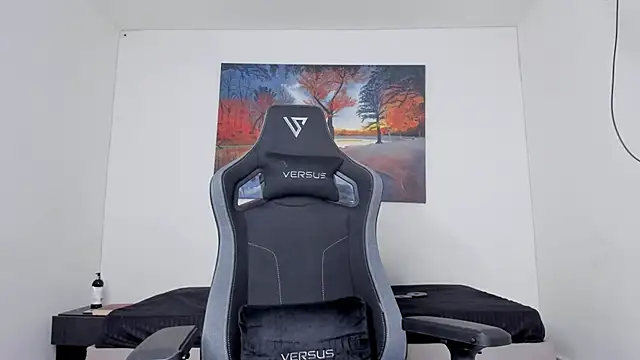 ryanwhite3 online show from April 8, 10:32 pm