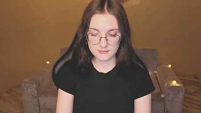 Snapshot of VixenLight chatting on February 2, 1:48 am VixenLight online show from February 2, 1:48 am