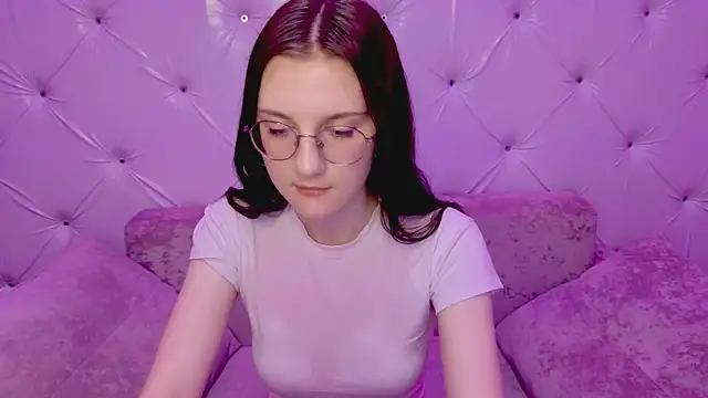 Snapshot of VixenLight chatting on February 4, 2:28 am VixenLight online show from February 4, 2:28 am