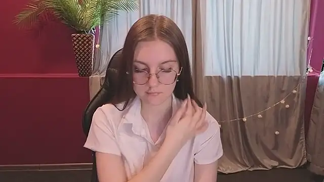 Snapshot of VixenLight chatting on March 4, 3:01 am VixenLight online show from March 4, 3:01 am