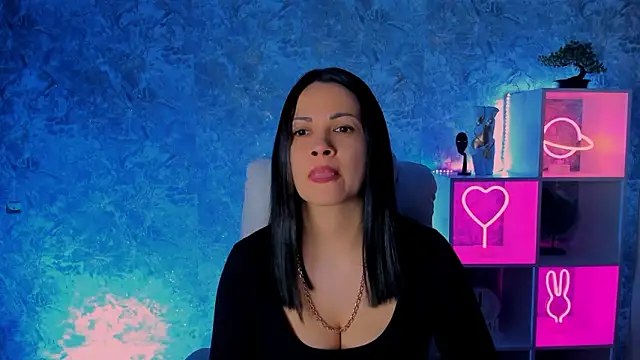 karolina robinson online show from March 1, 11:45 am