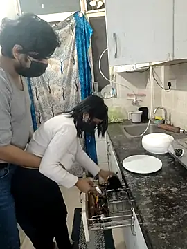 Curvy Simran online show from February 10, 1:59 pm