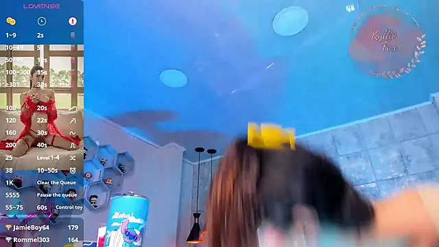 kylliefox  online show from March 16, 4:56 pm