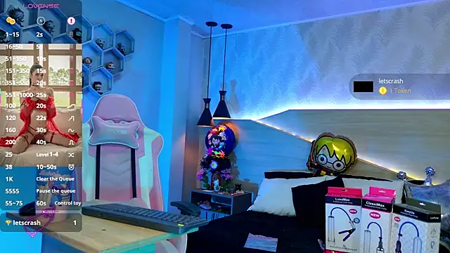 kylliefox  online show from October 30, 1:34 pm