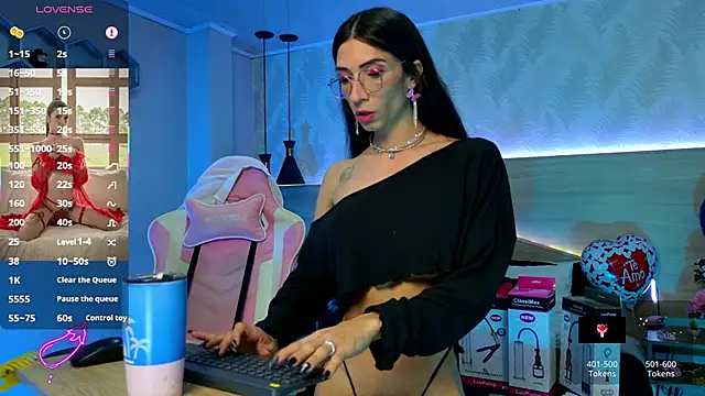 kylliefox  online show from November 6, 1:23 pm