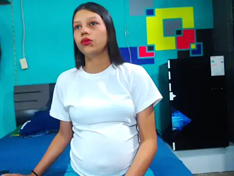 Snapshot of analyn-2027 chatting on February 11, 12:48 am analyn-2027 online show from February 11, 12:48 am