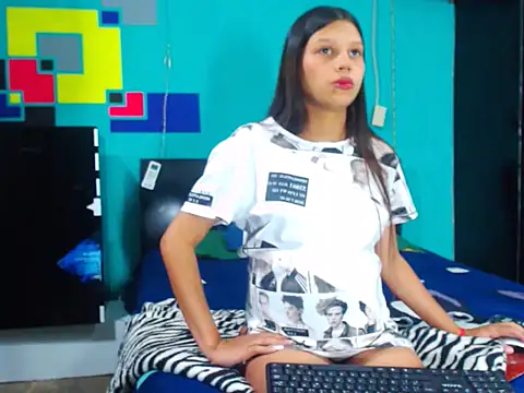 Snapshot of analyn-2027 chatting on February 21, 10:55 pm analyn-2027 online show from February 21, 10:55 pm