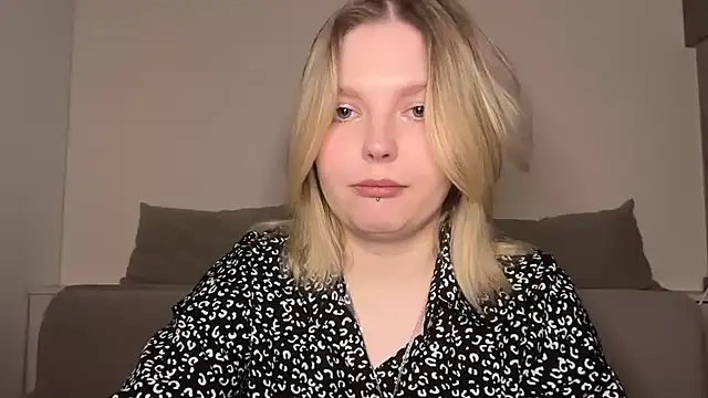 Ophelia Ritz online show from April 6, 11:16 pm